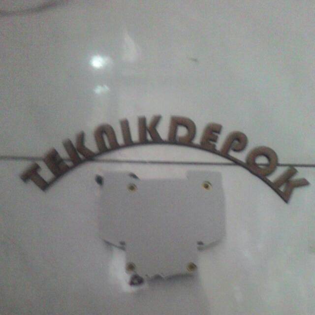 sikring 6 ampere sekring lampu alat pemutus arus listrik MCB broco