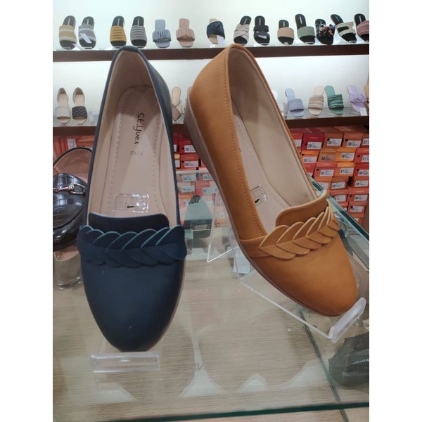 sepatu wedges wanita st yves