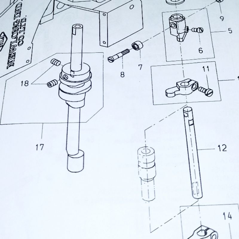 243041 Roller Stud Screw / Baut Stud Mesin Jahit Karung NP-7A