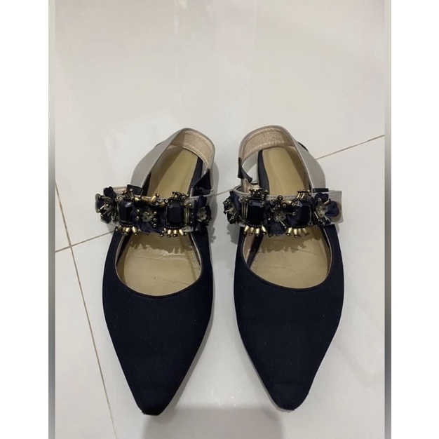 PRELOVED PVRA BELLA BLACK GOLD SIZE 37, SEPATU HITAM WANITA