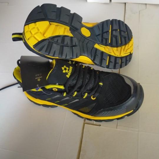 sepatu safety aolang kuning