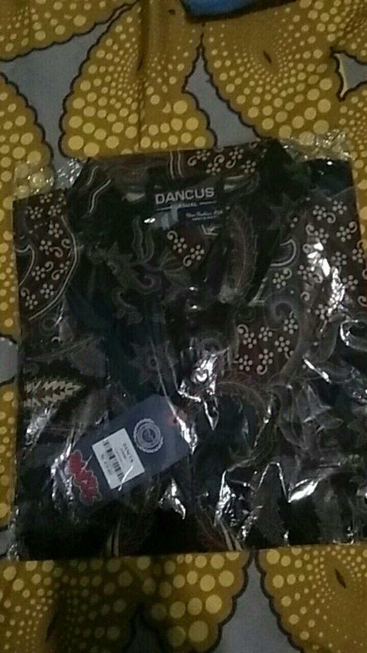 Kemeja Batik Pria Atasan Batik Modern Lengan Panjang Merah Maroon