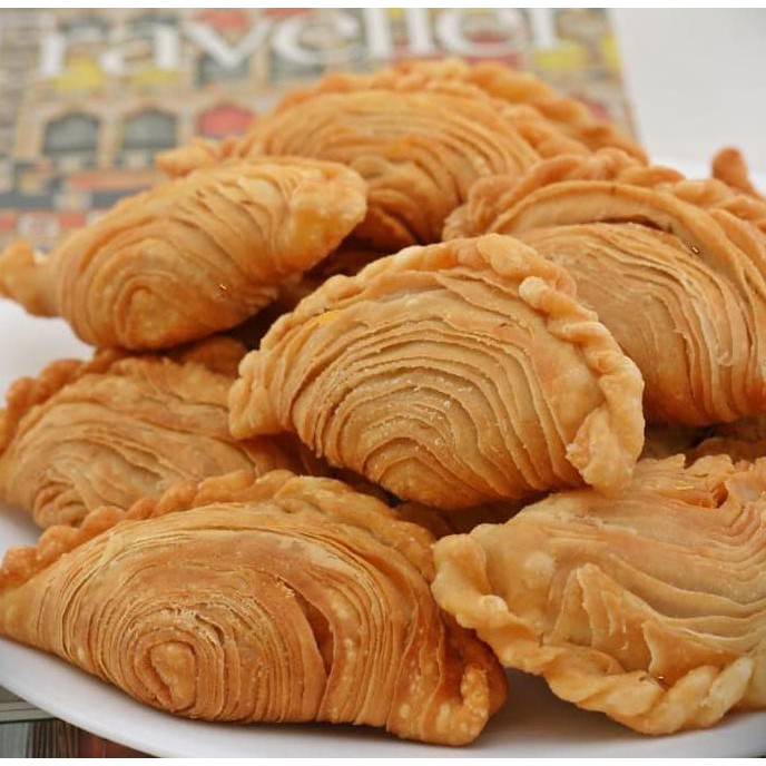 

PROMO Murahh PASTEL NYONYA (SINGAPORE CHICKEN CURRY PUFF) - CURRY EGG best seller
