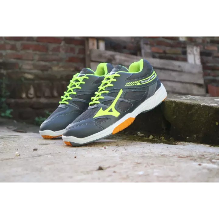 Sepatu Pria Olahraga Mizuno Thunders Sepatu Badminton Sepatu Olahraga Indoor Outdoor Pria Original