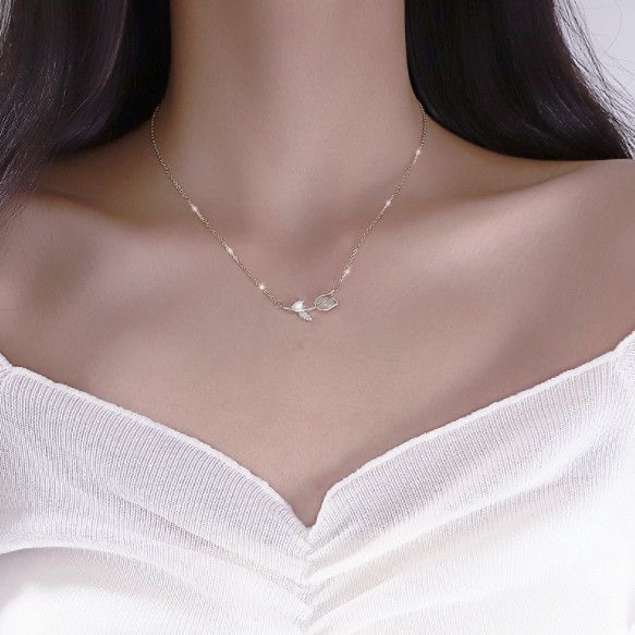 Kalung Rantai Lapis Emas Putih Desain Tulip Untuk Wanita