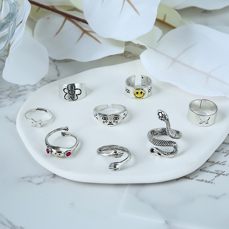 8pcs / Set Cincin Desain Ular Katak Butterfly Flower Crying face Gaya Vintage Punk Untuk Wanita