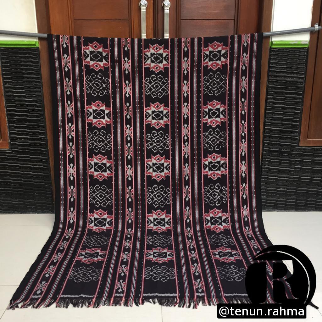 Kain Tenun Etnik Toraja