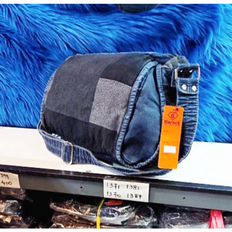 Tas slempang wanita bahan jeans ori Garnet