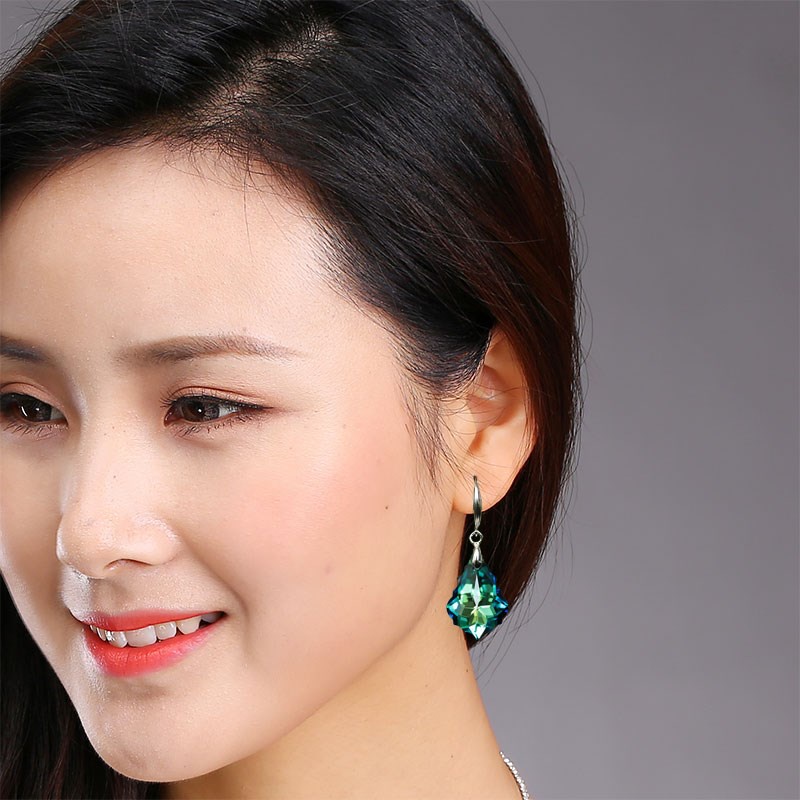 1 Pasang Anting Juntai Panjang Liontin Kristal Berlian Imitasi Gaya Vintage Austria Untuk Wanita