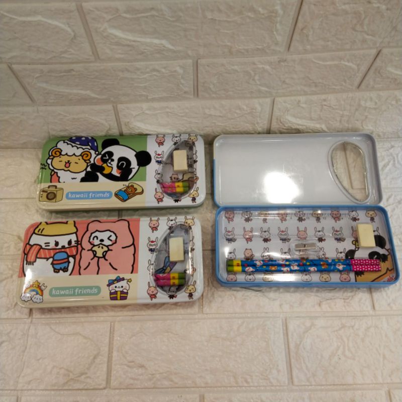 

TEMPAT PINSIL KALENG SET KAWAII FRIENDS/KOTAK PINSIL KALENG SET