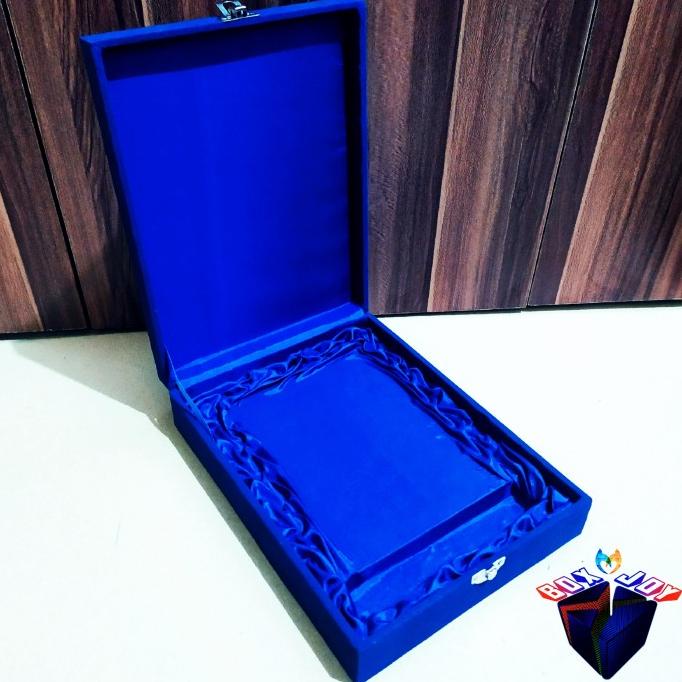 

[COD] Box Bludru / Kotak Bludru / Box Plakat / Kotak Plakat, Tempat Plakat [COD]