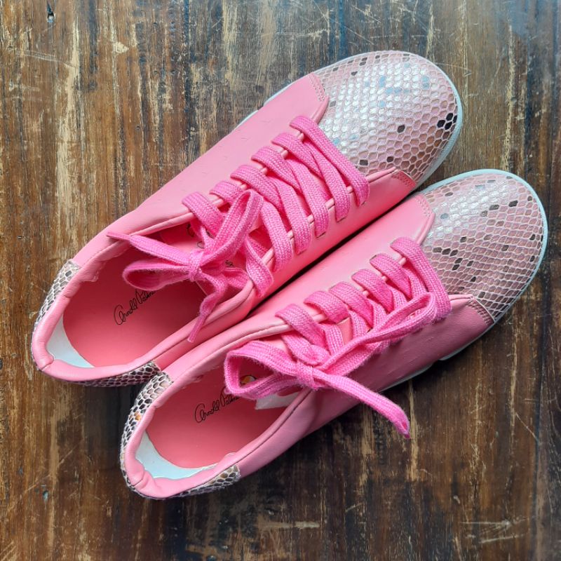 SEPATU UNTUK WANITA ARNOLD PALMER ORIGINAL UKURAN 38