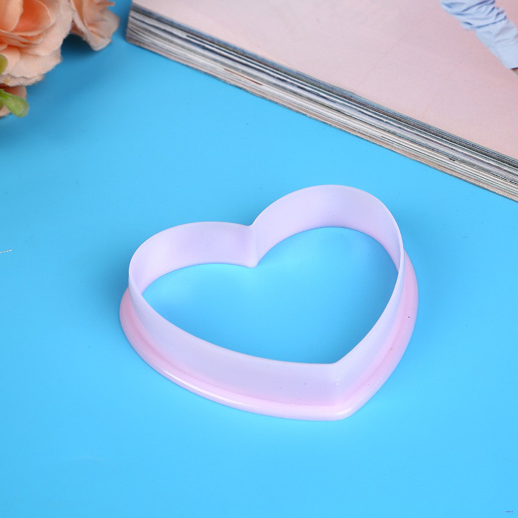 [READY STOCK] 4pcs Plastic Heart Pattern Cutting Dies Mold Set Cookie Moulds Set Cake Cutters Baking Tools