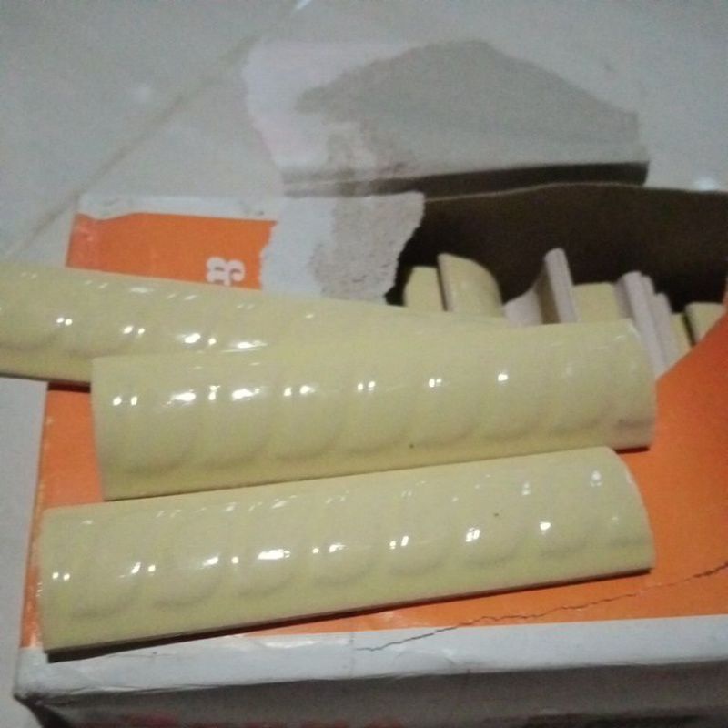 Kuku macan Lis les keramik