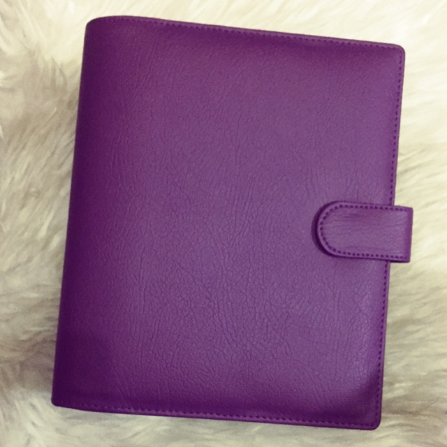 

Binder Kulit Polos Ungu A5/20 Ring