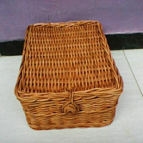 keranjang rotan tutup persegi kotak parcel seserahan hantaran murah 23x18x15 cm