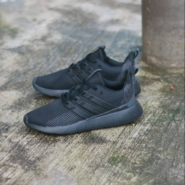 adidas questar flow full black