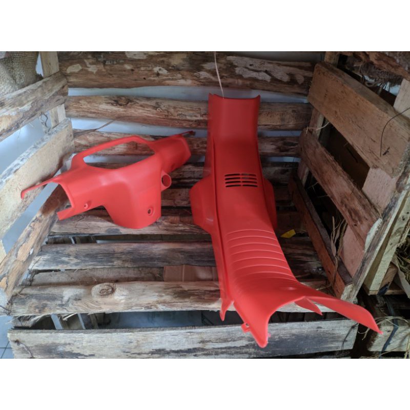 LEGSHIELD warna merah Astrea Grand asli warna merek assy m