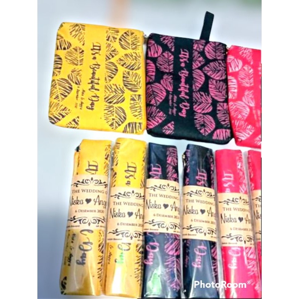 Souvenir pernikahan dompet sablon