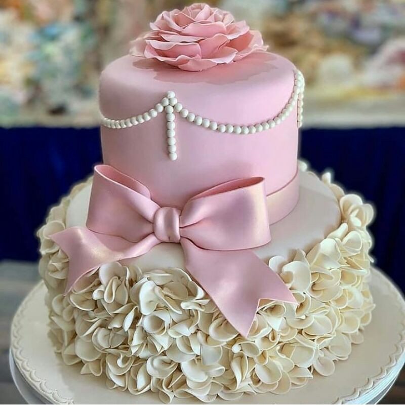 WEDDING CAKE/Cake ulangtahun 2 tingkat