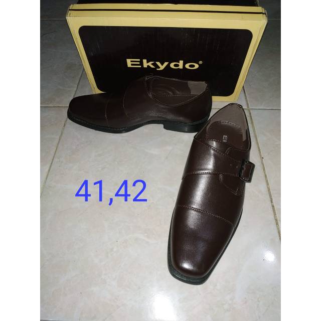 Sepatu pantofel cowok merk ekydo