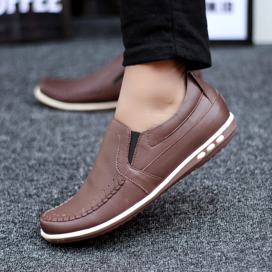 Abrhm Parker - Sepatu Casual Slip On Pria Kulit Asli Kerja Hitam