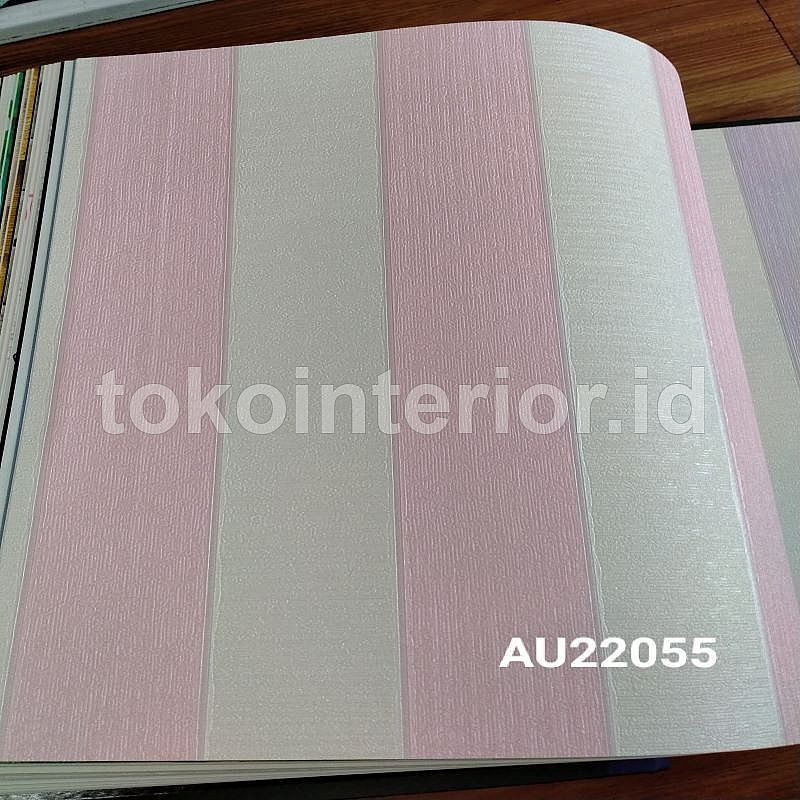 Wallpaper Dinding Garis Vertikal Pink Muda Minimalis