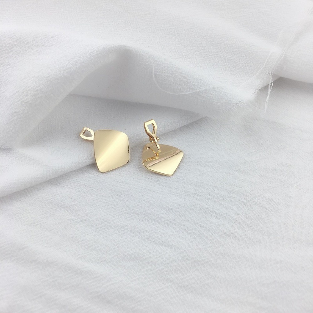 Anting Klip Tanpa Tindik Bahan Metal Warna Emas Untuk Wanita