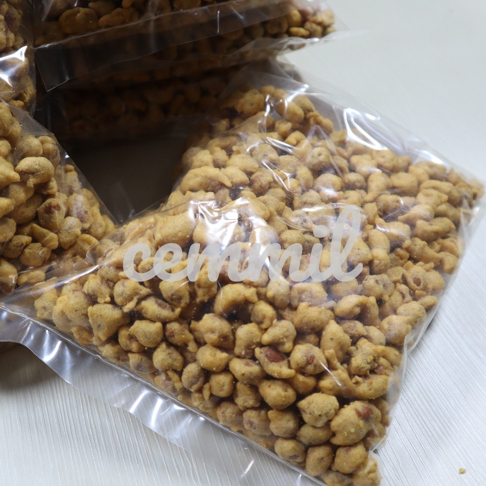 

KACANG PEYEK 300 gr / Aneka snack / camilan / jajan kiloan