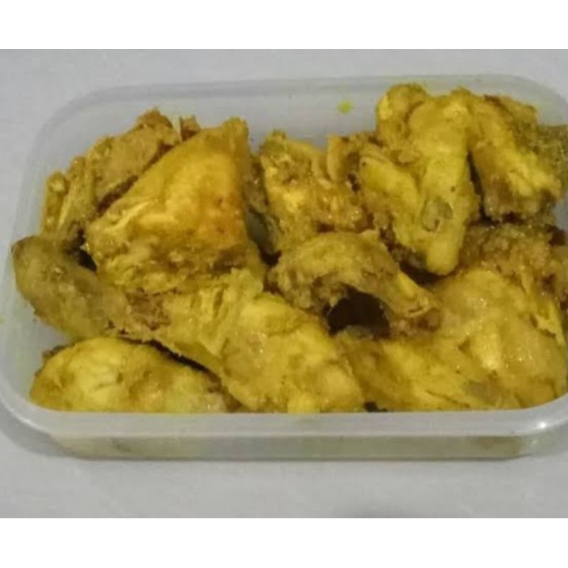 

AYAM UNGKEP BUMBU KUNING + SAMBAL DAN LALAPAN