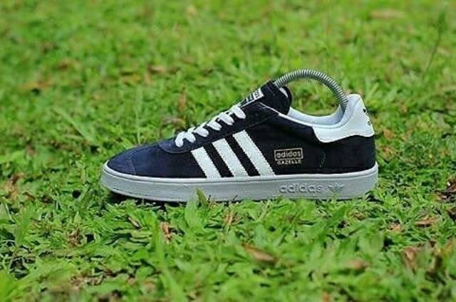 Sepatu Adidas Gazelle Navy Biru Dongker Sneakers Casual Sekolah Kuliah Kerja Kado Hadiah Murah Cowok