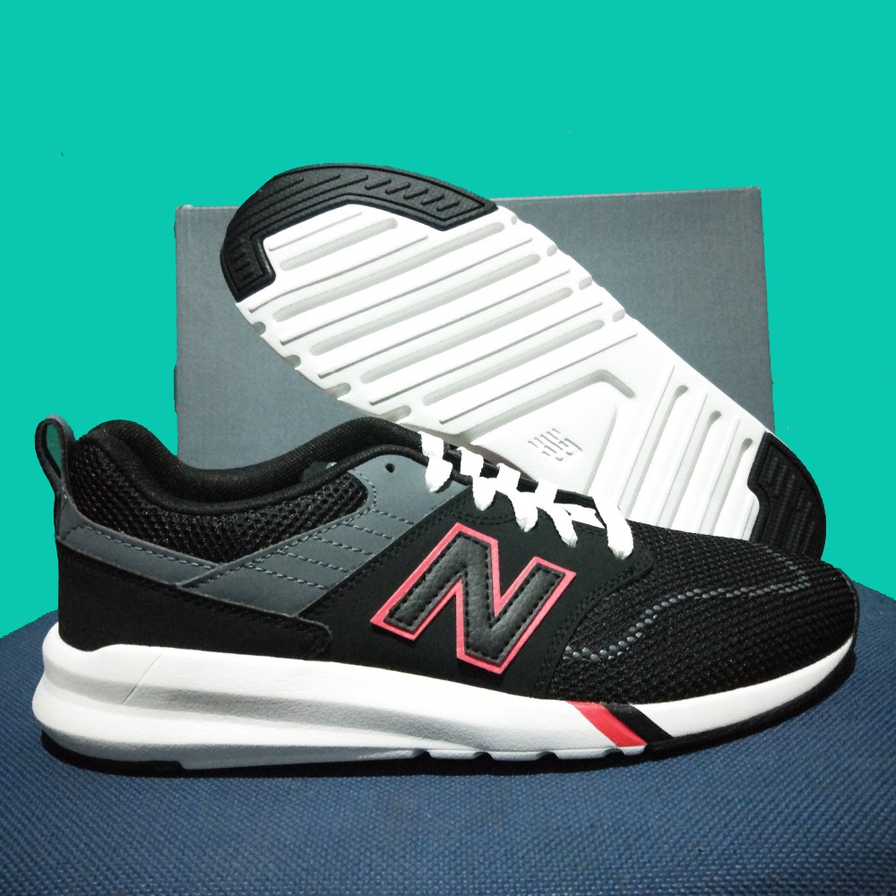 Sepatu Sneakers Running New Balance Lifestyle 009 Black ORIGINAL
