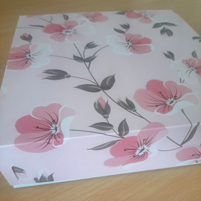 

Dus kue 25x25x7 duplex box kotak roti kardus packing cake pink flower