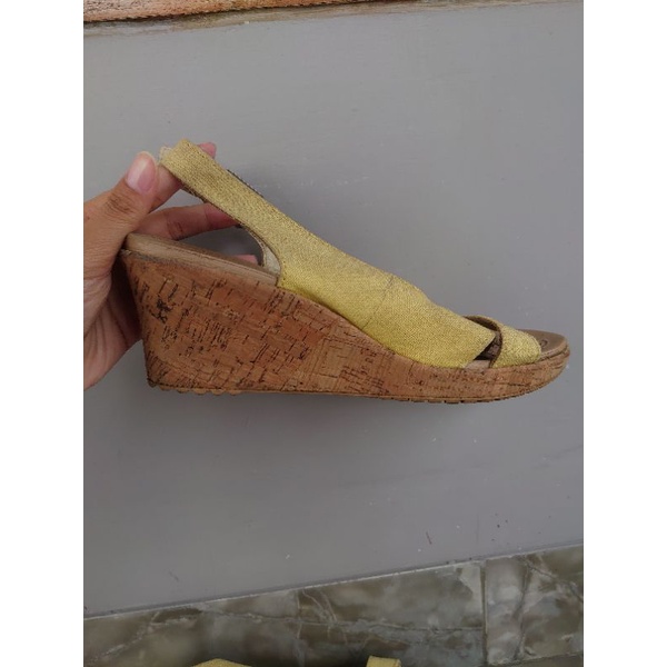 wedges Crocs preloved