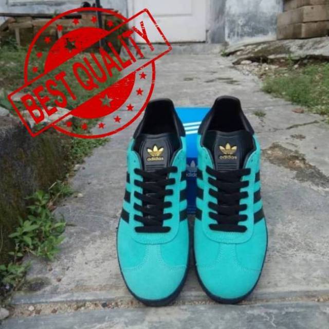 Adidas original sepatu pria