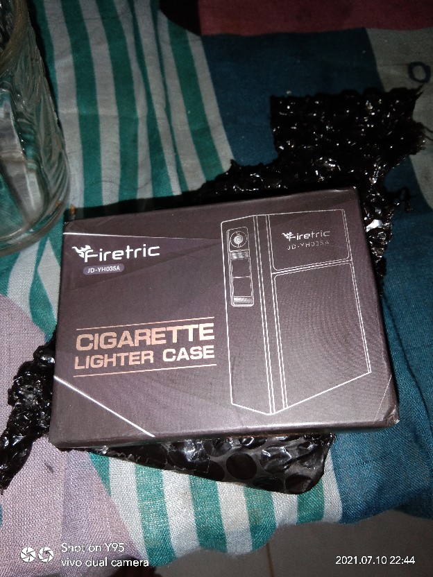 Taffware E-spark Focus Kotak Rokok 20 Slot Dengan Korek Elektrik Removable