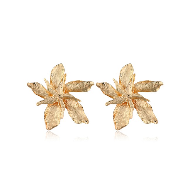 LRC Anting Tusuk Fashion Metal Maple Leaf Stud A5770X