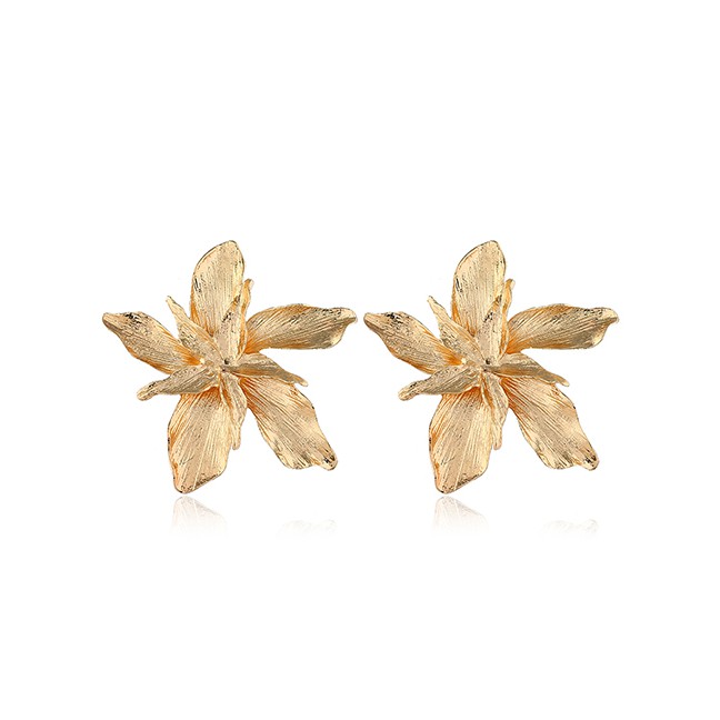 LRC Anting Tusuk Fashion Metal Maple Leaf Stud A5770X