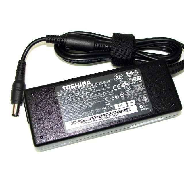 TOSHIBA  ORI CAS AN CASAN Original  Charger Laptop Satellite 1110 1130 Compaq Prosario Series 15V 5A