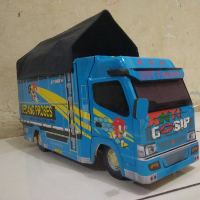 Miniatur Truk  Anti  Gosip 