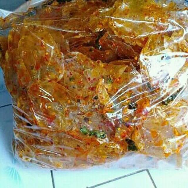 

Keripik kaca dan keripik mie pedas endolita