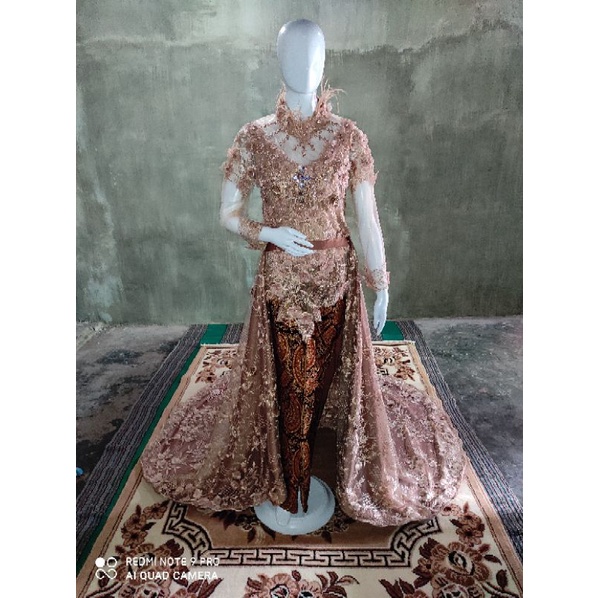(Second) Kebaya Gaun Pengantin Preloved Mocca full bunga 3D, Atasan+Ekor