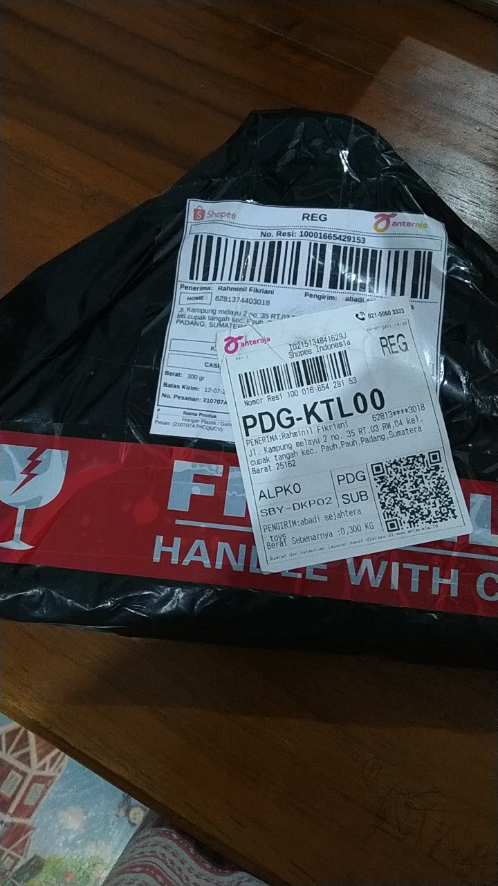 Hanger Plastik / Gantungan Baju (isi 6 Pcs)