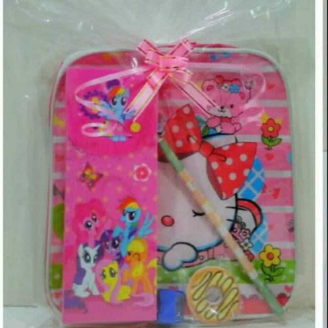 

Paket souvenir tas kotak pensil