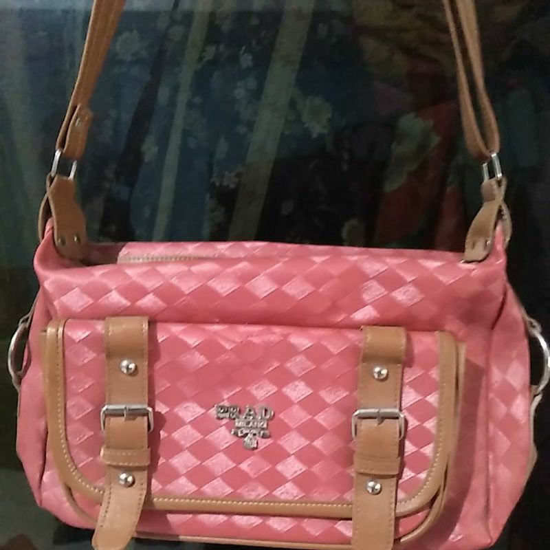 PL TAS. TAS SELEMPANG. TAS SELEMPANG PL LIKE NEW