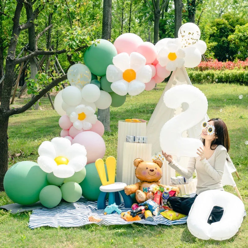 Balon Tiup Bentuk Kelopak Bunga Daisy Bahan Aluminum Foil Untuk Pesta Pernikahan