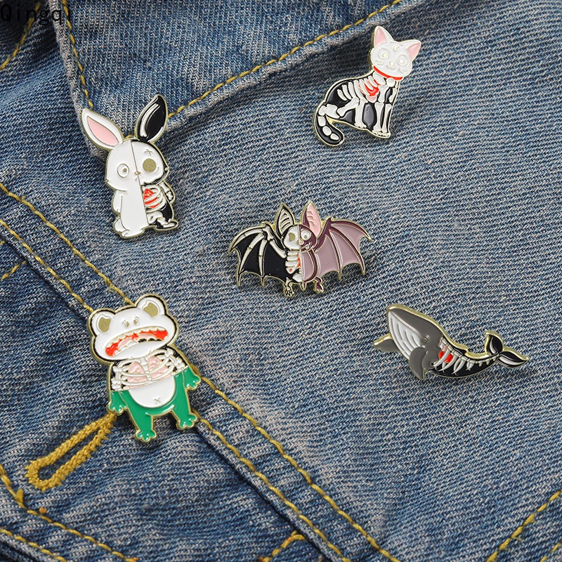 Bros Pin Enamel Bentuk Kartun Hewan Kucing Katak Kelinci Whale Tengkorak Bahan Alloy Gaya Gothic Punk