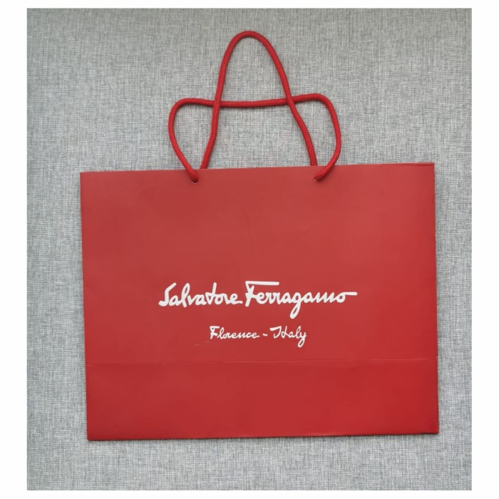 

(TERLARIS) Paperbag SALVATORE FERRAGAMO Authentic Branded Kantong Medium