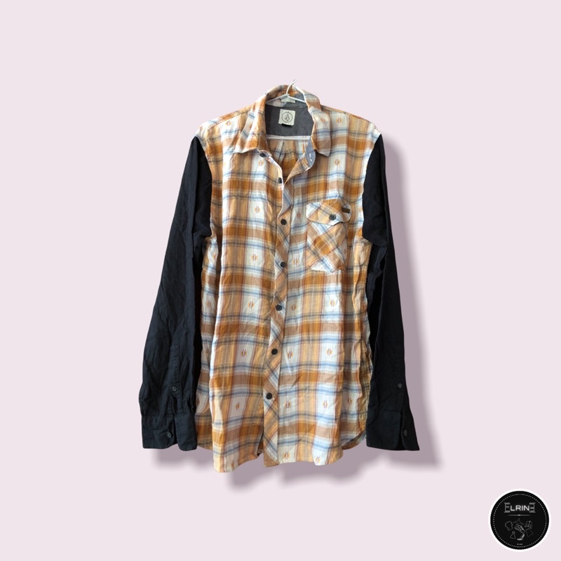 [PRELOVED] Volcom Classic Fit Kemeja Casual