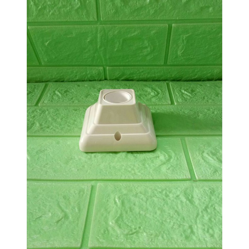 Fiting Plafon Broco Fiting Lampu